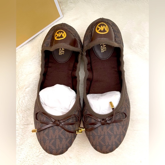 “MICHAEL KORS” CITY BALL BALLET FLATS - Picture 1 of 7